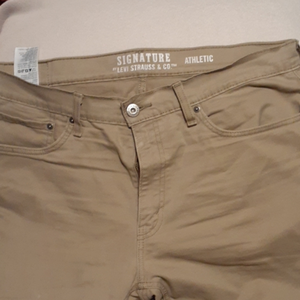 Levi's - Picture 2 of 2